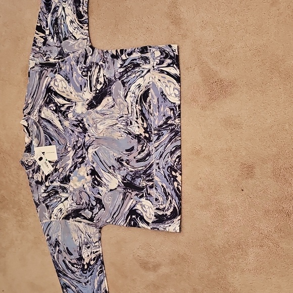 BRAND NEW WITH TAGS BLUE/GRAY SWIRL LONGSLEEVE TOP - Picture 9 of 10